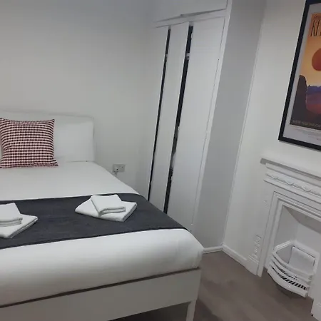 Marble Apartments Broadway Two-3